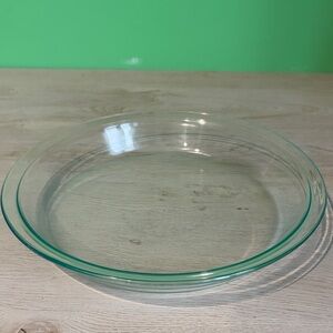 9 inch Pyrex pie glass dish
